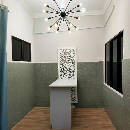 Yk Homestay Kulai Exterior photo